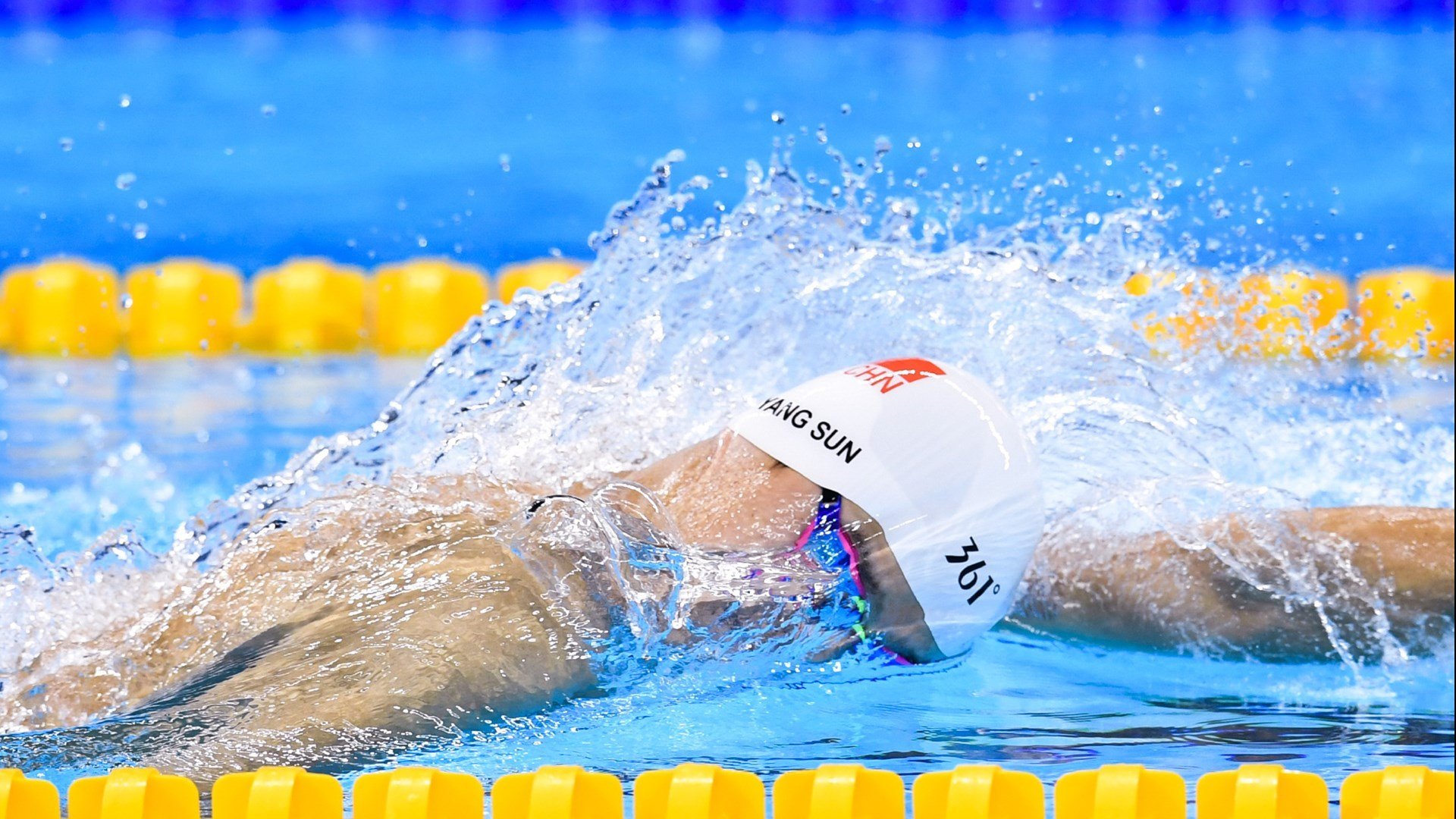 政府助力橄榄球场馆设施建设，橄榄球场地面积